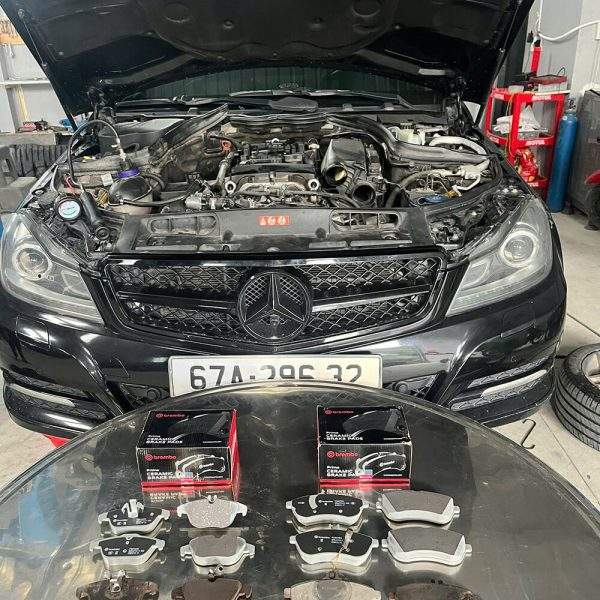 Thay thế phụ tùng má phanh